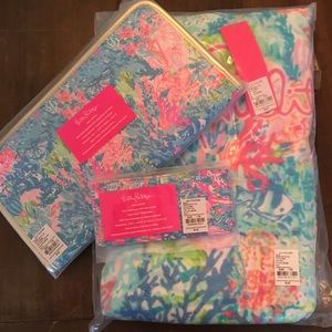 Lilly Pulitzer GWP Bundle - Towel and Travel